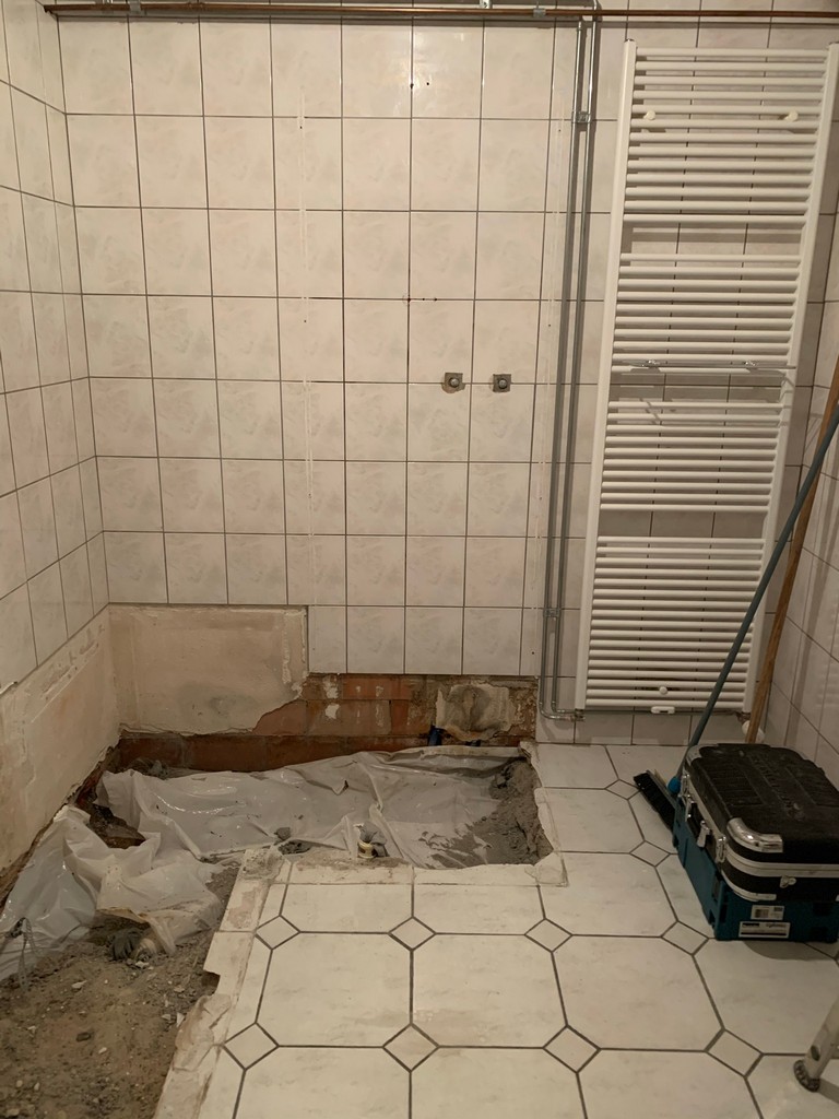 Afbraak oude badkamer